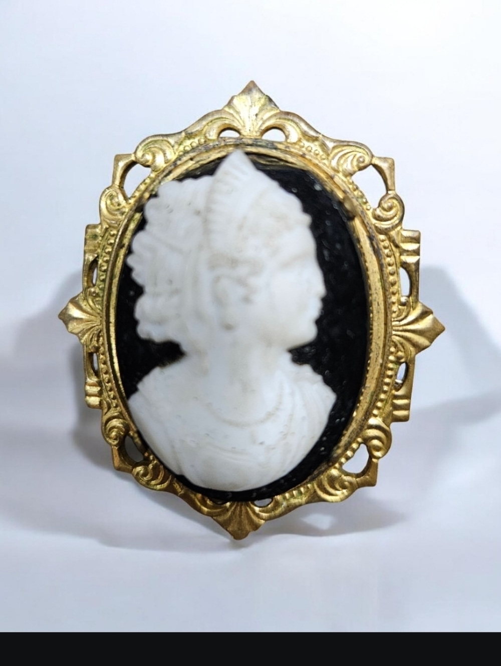 Victorian Revival Oval Relief‎ Cameo Gold Filigree Brooch Circa 50s-70s